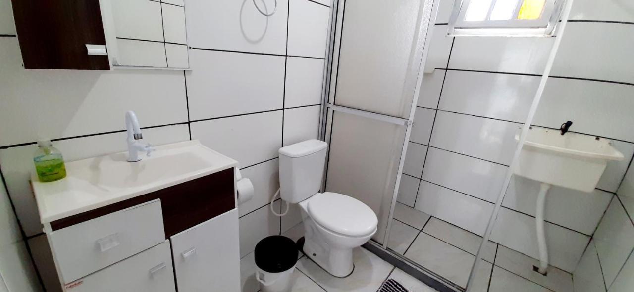 Kitnet K1 Em Torres-Rs - Na Mais Bela Praia Gaucha - Cozinha - Banheiro - Ar Condicionado - Smart Tv 32' - Wi-Fi - Anfitria Superhost No Bnb Exterior foto