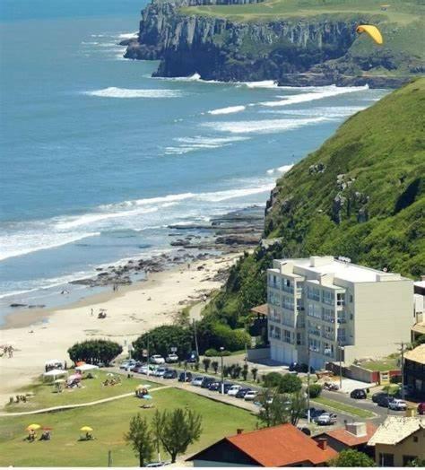 Kitnet K1 Em Torres-Rs - Na Mais Bela Praia Gaucha - Cozinha - Banheiro - Ar Condicionado - Smart Tv 32' - Wi-Fi - Anfitria Superhost No Bnb Exterior foto